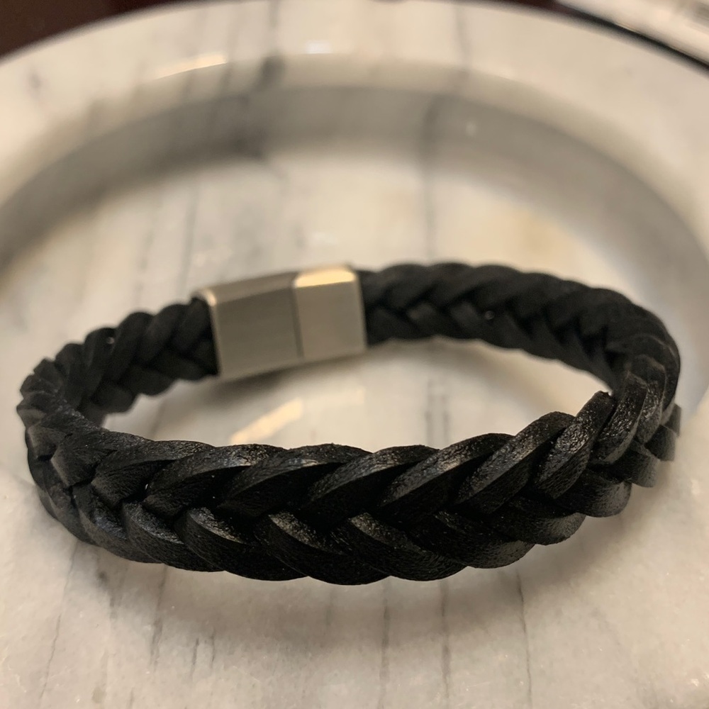 Men’s Black Braided Leather Bracelet 8” - Picture 3 of 3